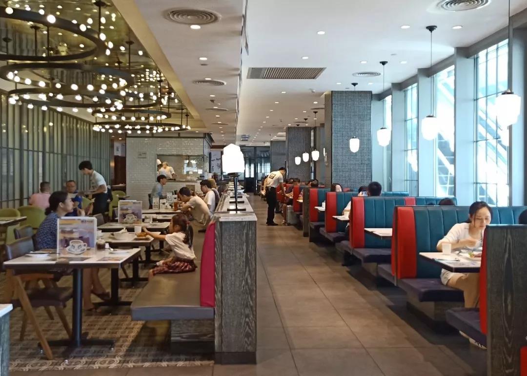 翠華：從旺角小冰室到走出國(guó)門(mén)的連鎖餐廳