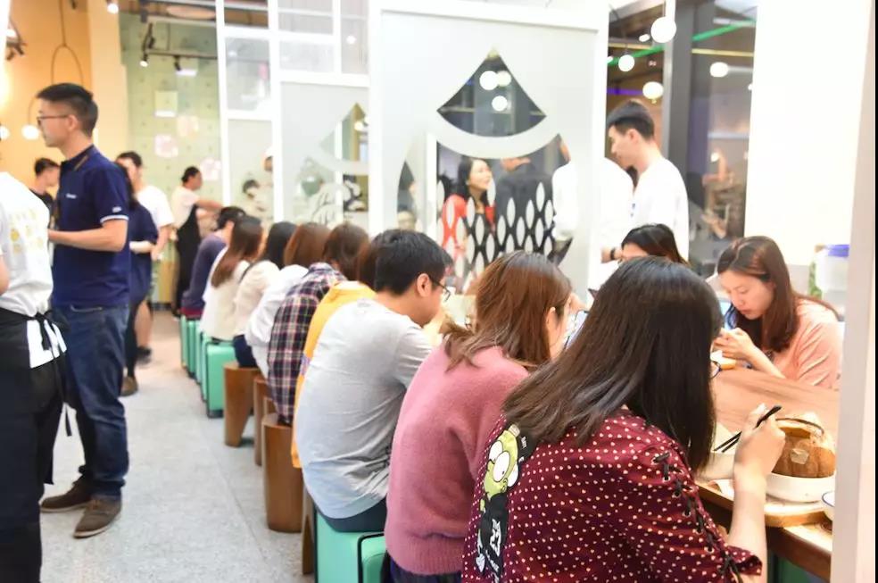 “吃個湯”深圳旗艦店開業(yè)，科脈助力其多門店管理，打造智慧餐廳