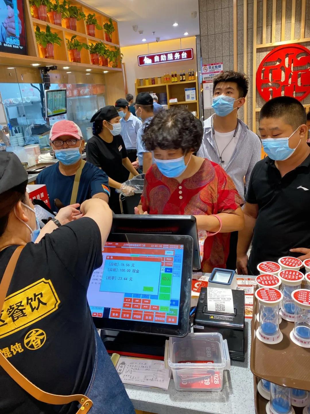 月均掃碼點餐達30萬筆，外賣量達200萬單，22年的南城香到底火在哪？