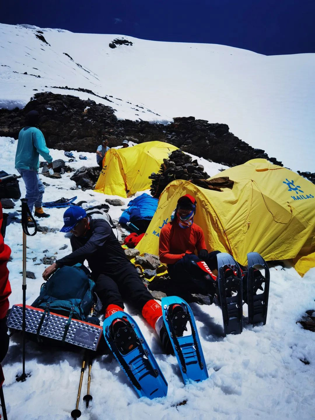科脈股東經(jīng)銷商王強(qiáng)攀登7509米慕士塔格雪山