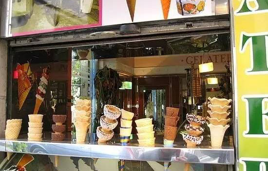 女生五萬元預(yù)算開什么店合適？開什么店投資少？