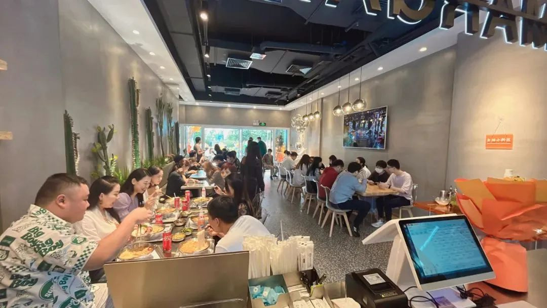 有品類無品牌，螺螄粉門店如何從網(wǎng)紅小吃跑向品牌連鎖化？