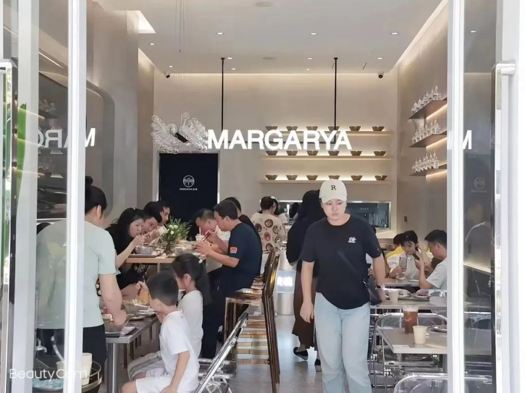 有品類無品牌，螺螄粉門店如何從網(wǎng)紅小吃跑向品牌連鎖化？